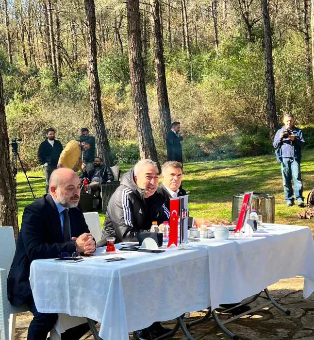 Samet Aybaba, basın toplantısı düzenledi.