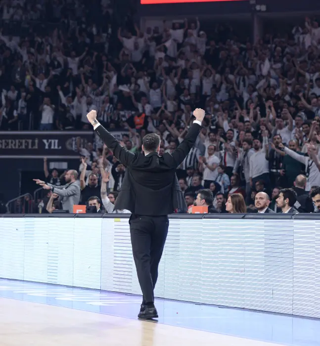 Beşiktaş Emlakjet Başantrenörü Dušan Alimpijević, 2 yıl aranın ardından takımını Play-off'a taşıdı.