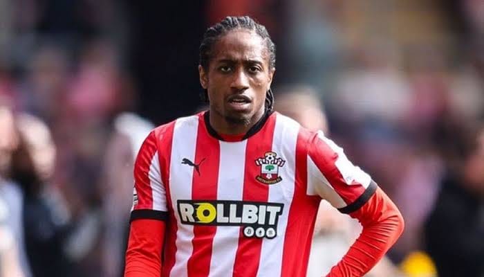 Beşiktaş'ta Kyle Walker-Peters'in İstanbul'a Gelişi Ertelendi