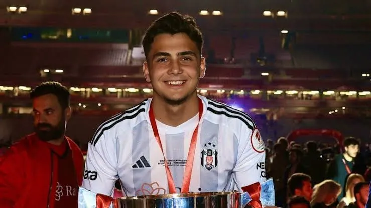 AJAX, MUSTAFA ERHAN HEKİMOĞLU İÇİN RESMİ TEKLİF YAPTI!