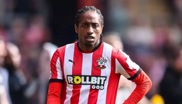 Beşiktaş'ta Kyle Walker-Peters'in İstanbul'a Gelişi Ertelendi