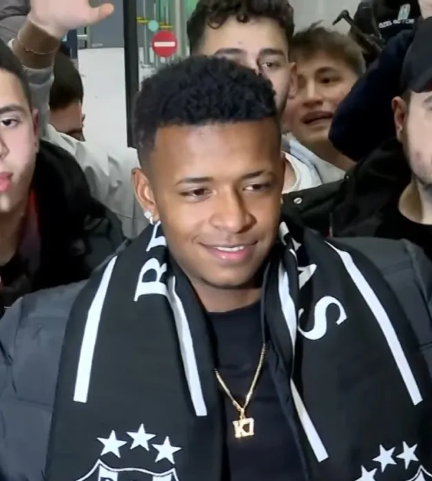 Keny Arroyo İstanbul'a ayak bastı!