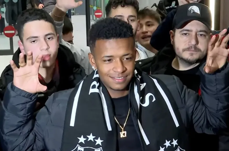 ESPN muhabiri: "Keny Arroyo 10 numaranın ağırlığını taşıyacaktır"