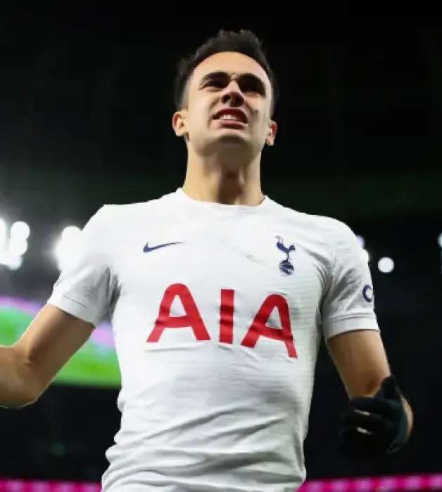 Galatasaray ve Beşiktaş, Reguilon için karşı karşıya!