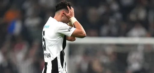 Tayyip Talha Sanuç’tan 4 günde 2 kırmızı kart!