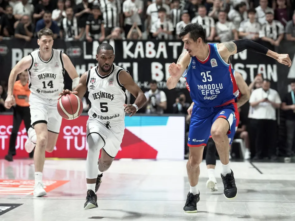Beşiktaş Fibabanka finalde!