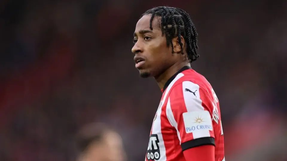 Beşiktaş'ın sağ bek kabusu: Walker-Peters ailesine yenildi