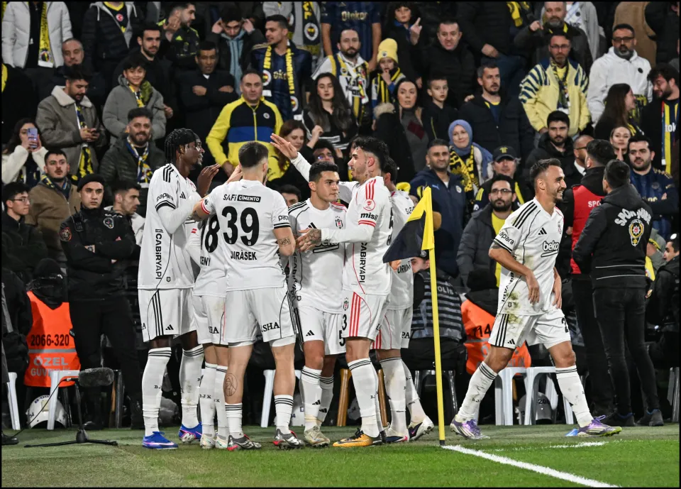 Beşiktaş'lı Futbolcuların Fenerbahçe Galibiyeti Sonrası Açıklamaları!