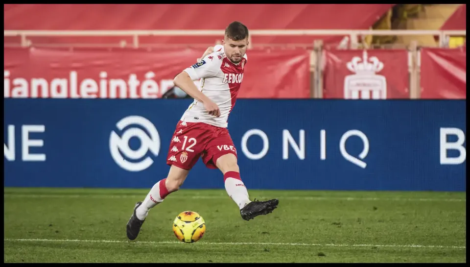 Beşiktaş'ta sol bek girişimi!