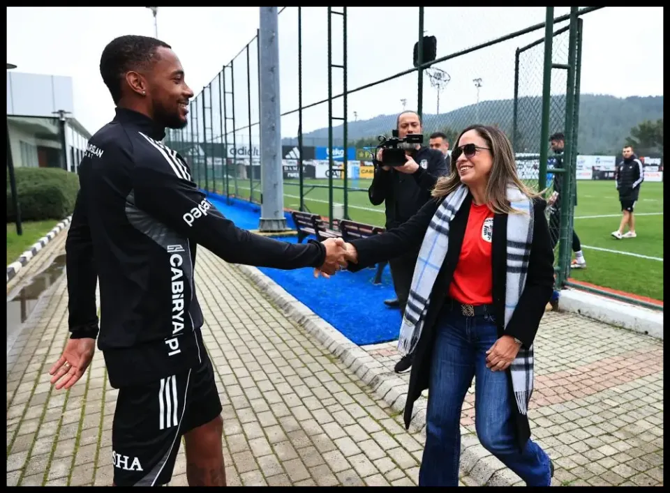 Panama Büyükelçisinden Beşiktaş İdmanına Ziyaret!