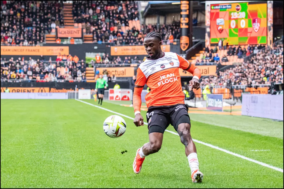 Beşiktaş'tan Kamerunlu Sol Bek Hamlesi!