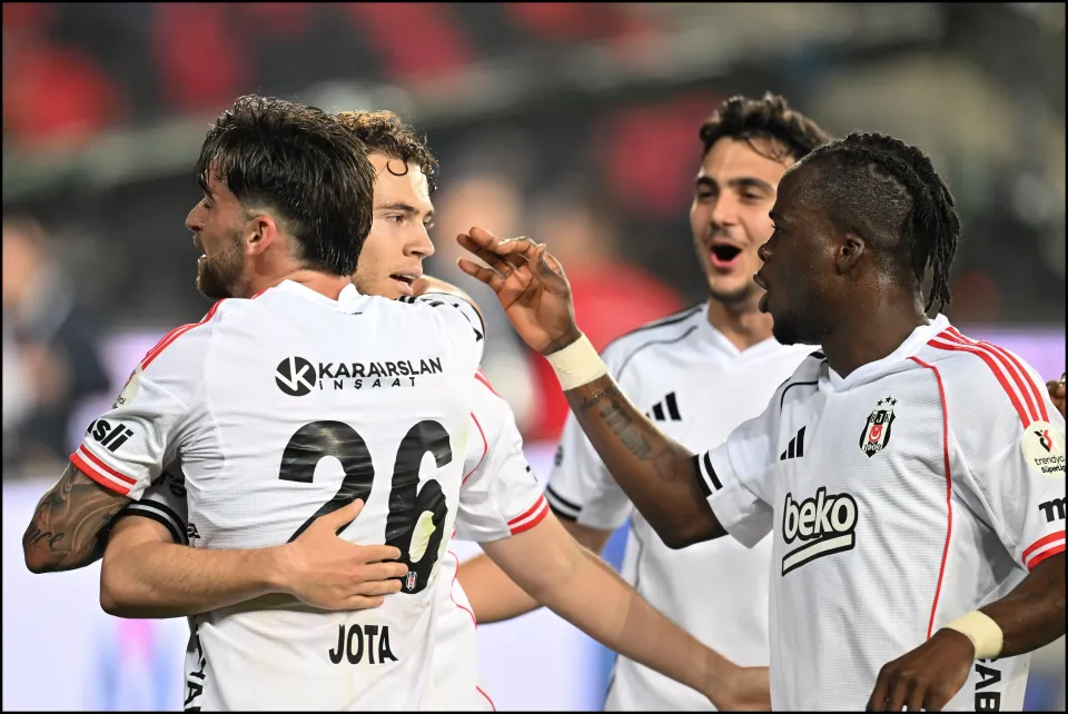 Beşiktaş'ın Çaykur Rizespor Maçı İçin Muhtemel 11'i Belli OIdu!