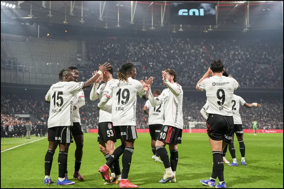 Beşiktaş'ın Trabzonspor Maçı İçin Muhtemel 11'i Belli Oldu!